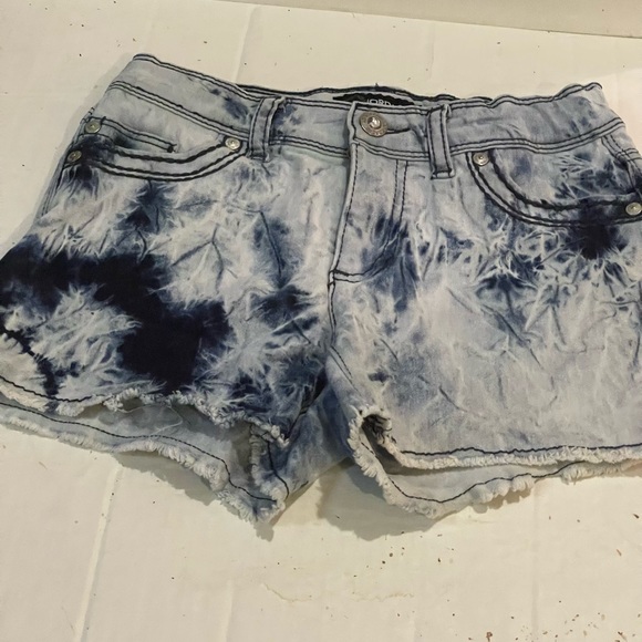 Jordache Acid Wash Cutoff Denim Shorts - Picture 3 of 7